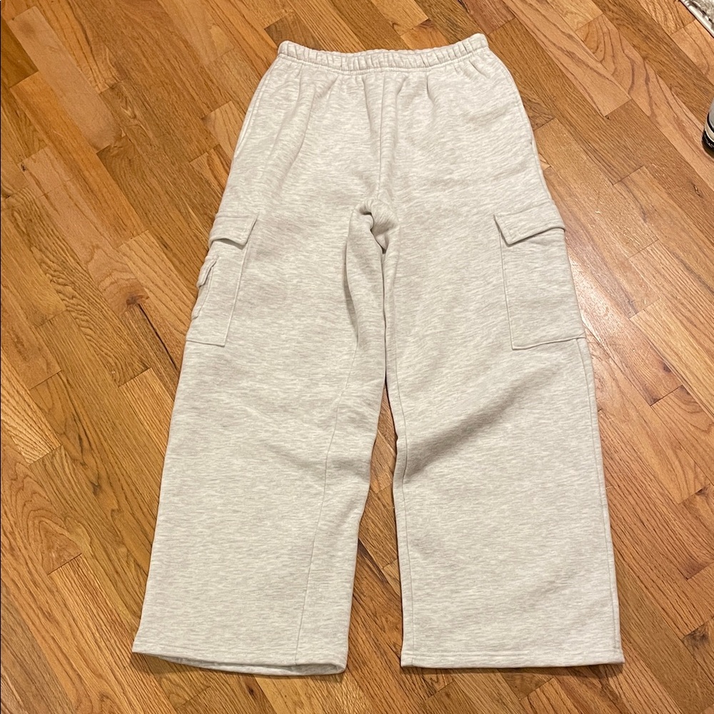 Edikted Women’s Light Gray Sweatpants